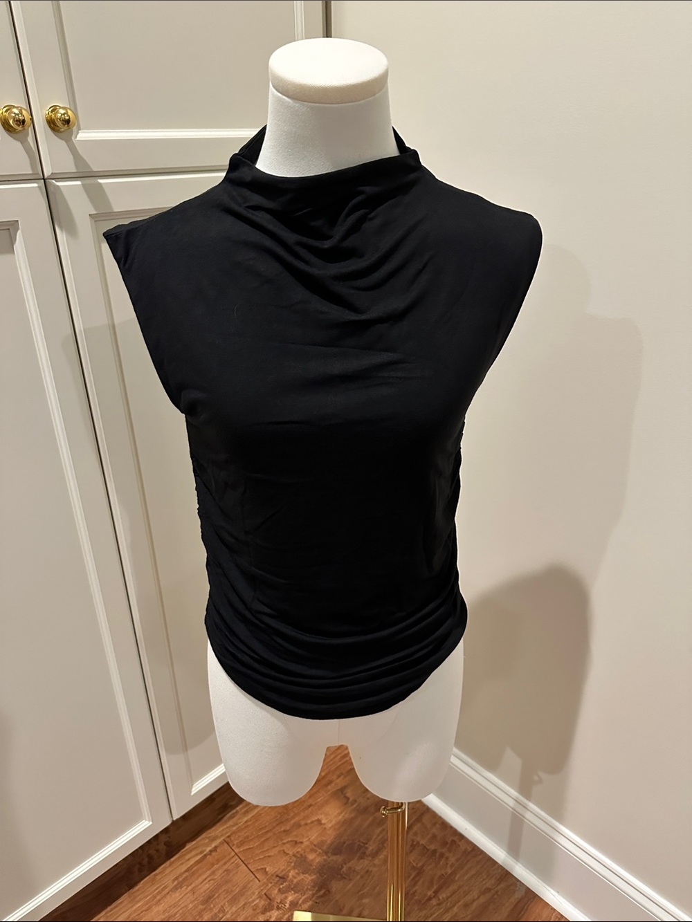 Zenana Outfitters Black Sleeveless Mock Neck Camisole